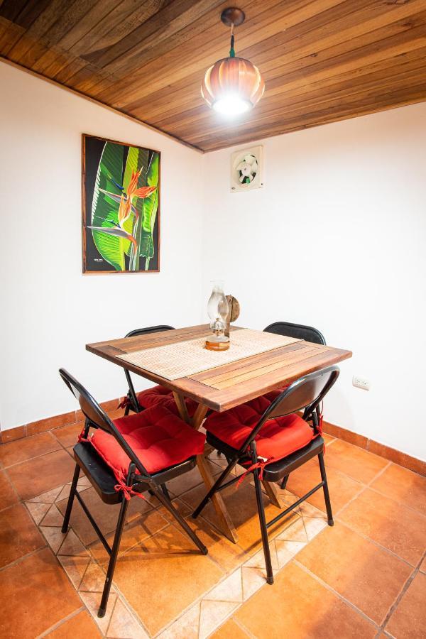 Pochote Lodge Guayabo  Экстерьер фото