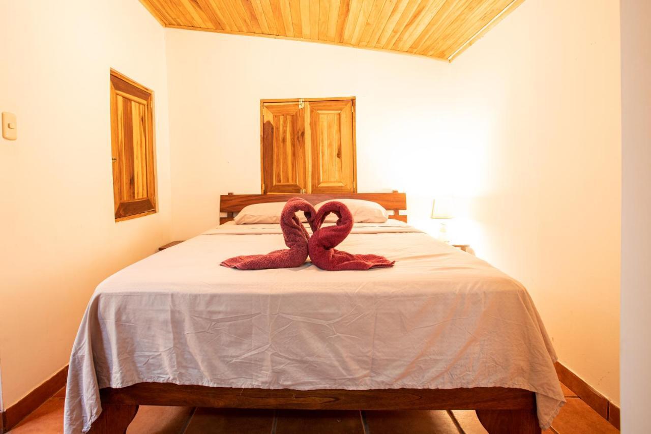Pochote Lodge Guayabo  Экстерьер фото
